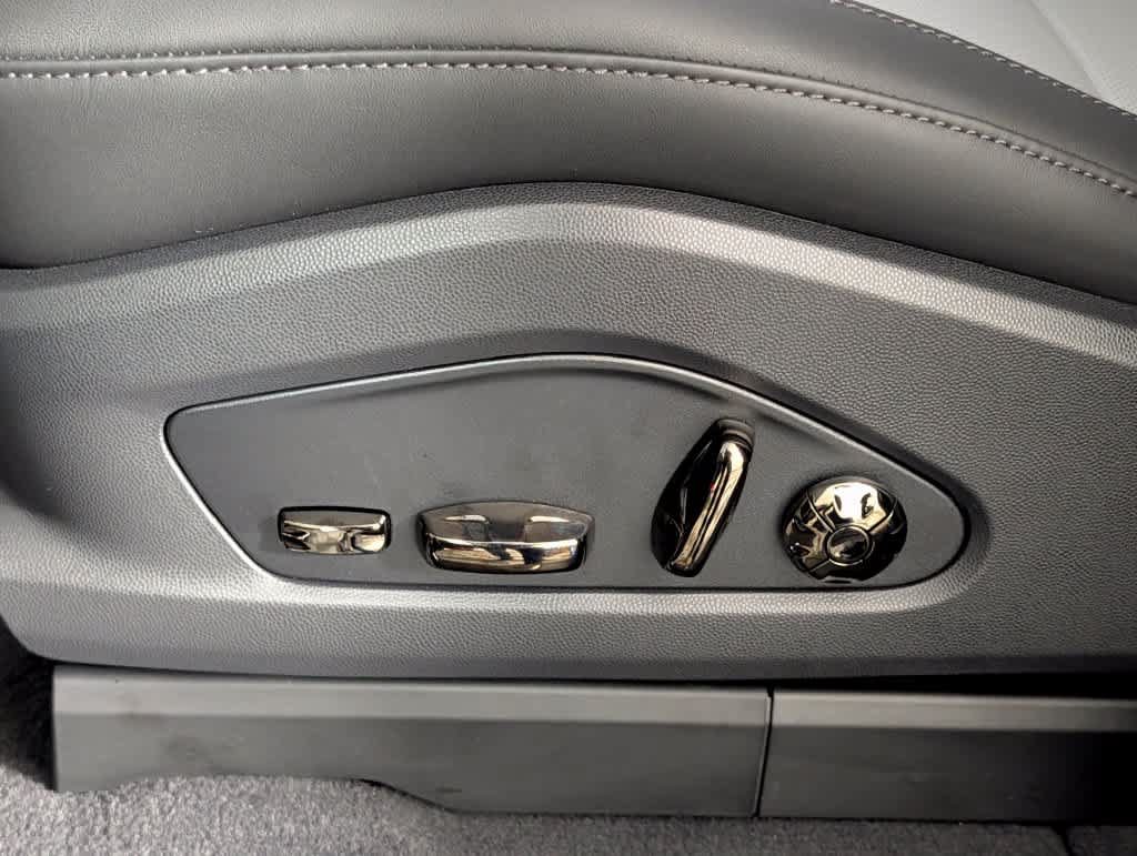 New 2026 Porsche Cayenne Turbo Electric AWD/4WD image 29
