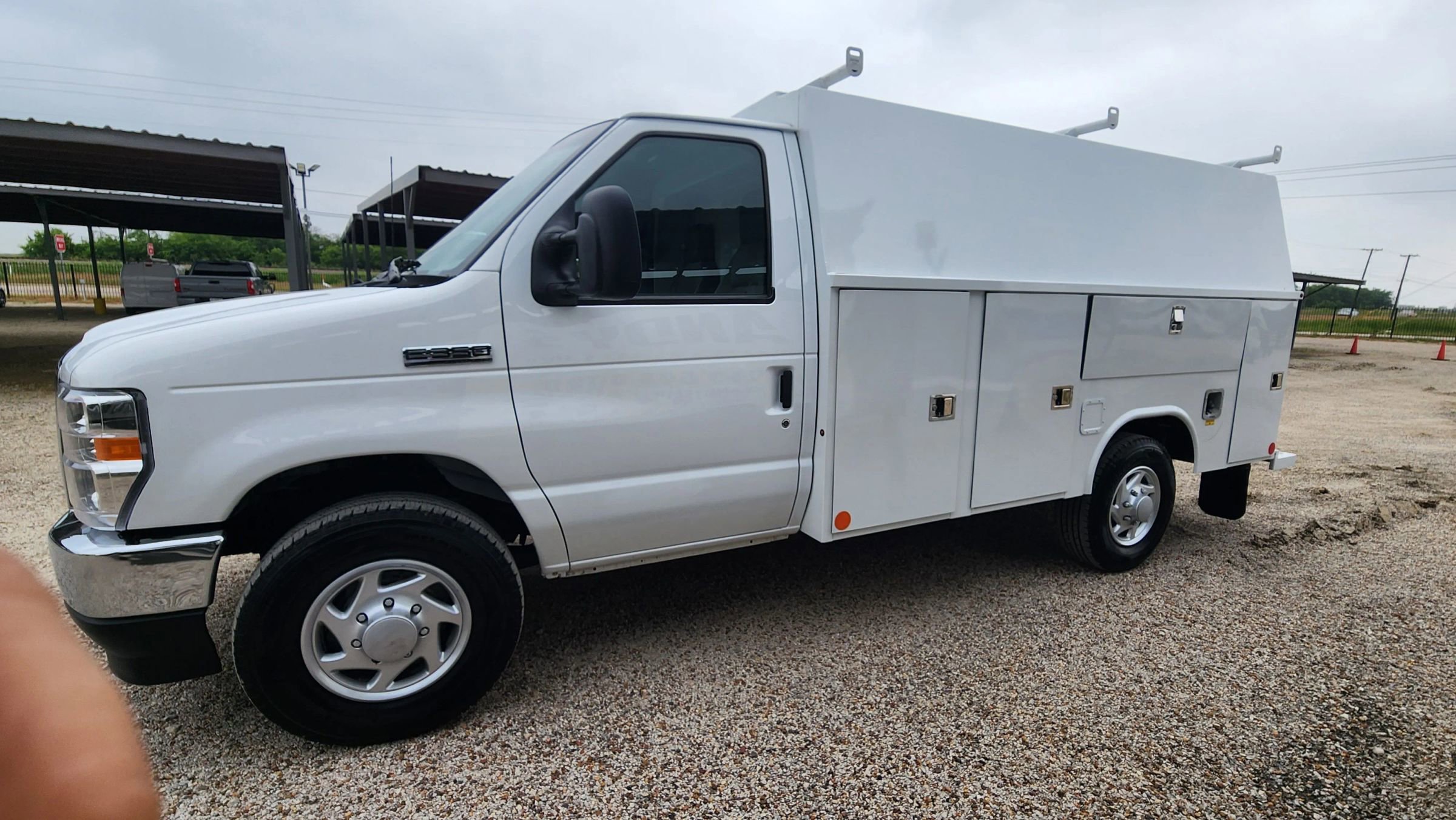 Used 2024 Ford E-350 and Econoline 350 Super Duty w/ Power Windows & Locks Group image 7