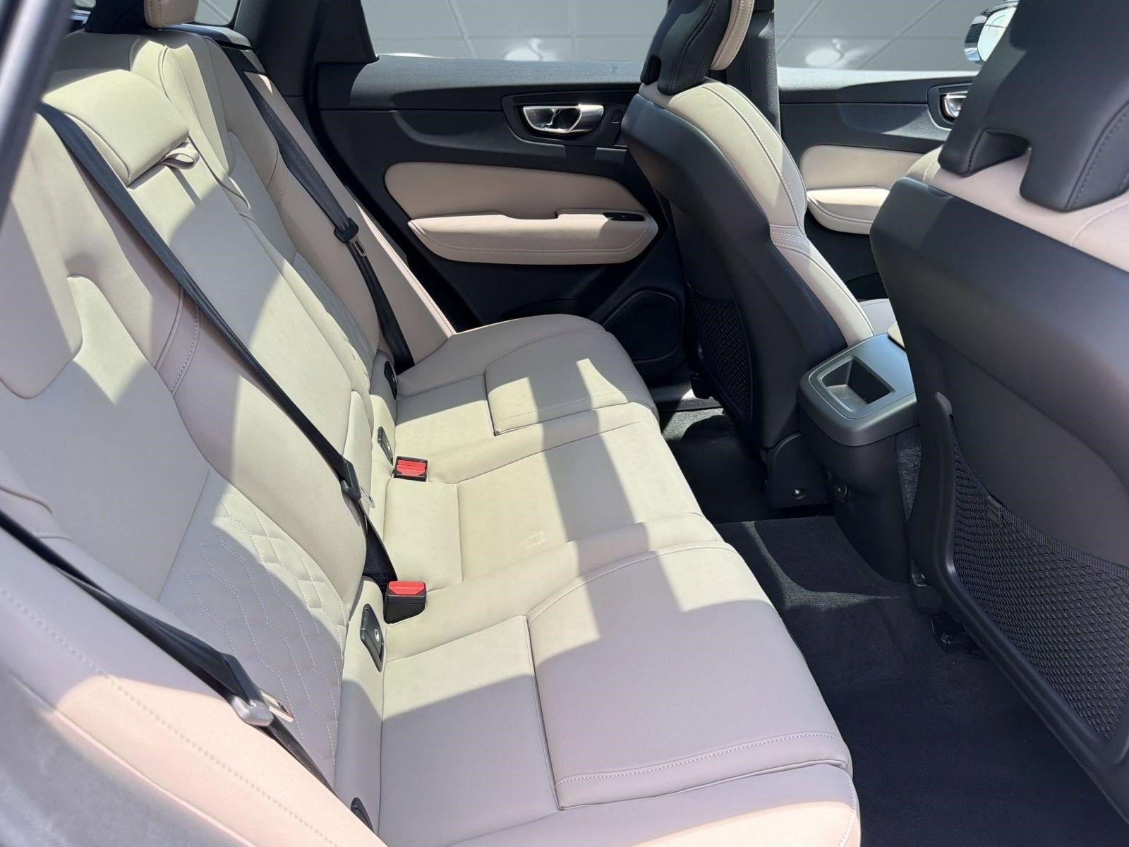 New 2026 Volvo XC60 B5 Plus w/ Climate Package PRO AWD/4WD image 29