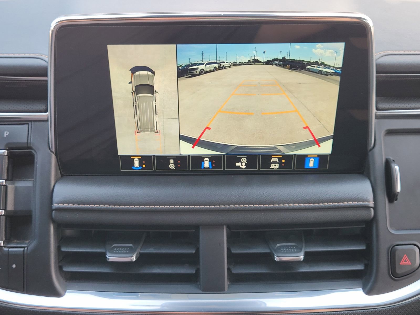 Used 2023 GMC Yukon XL AT4 w/ Technology Package AWD/4WD image 20