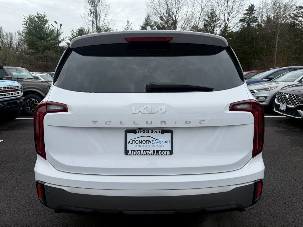 Used 2025 Kia Telluride LX image 4