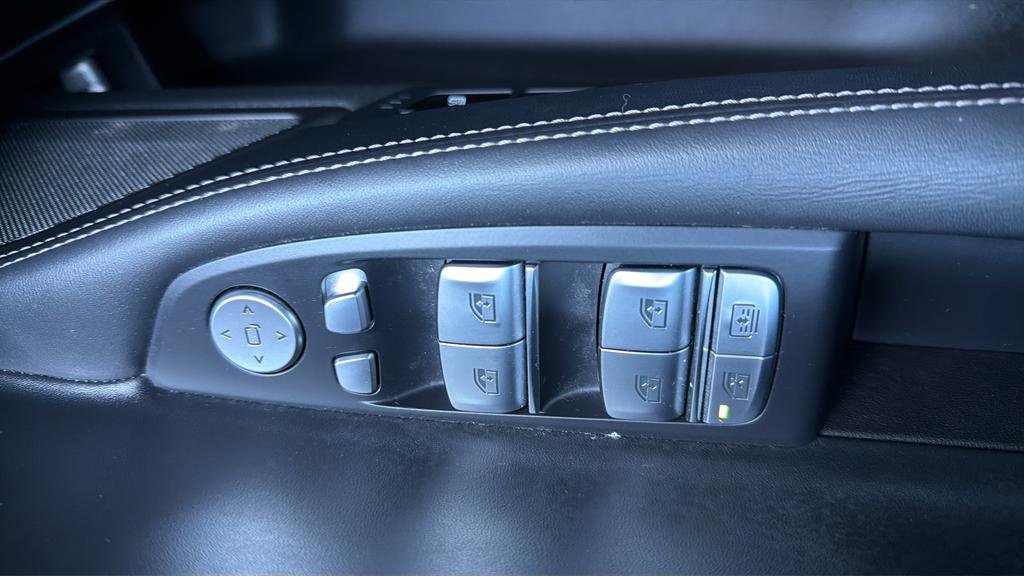 Used 2022 BMW 750i xDrive w/ Luxury Rear Seating Package image 13