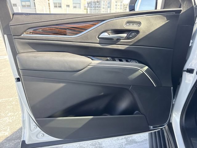Used 2024 Cadillac Escalade Premium Luxury w/ Performance Package AWD/4WD image 13