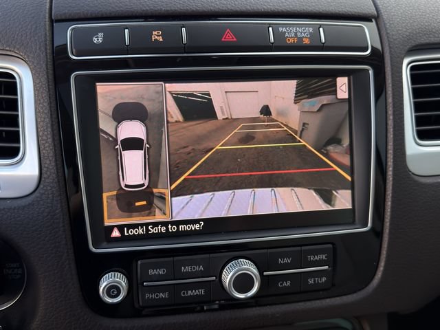 Used 2016 Volkswagen Touareg Executive AWD/4WD image 12