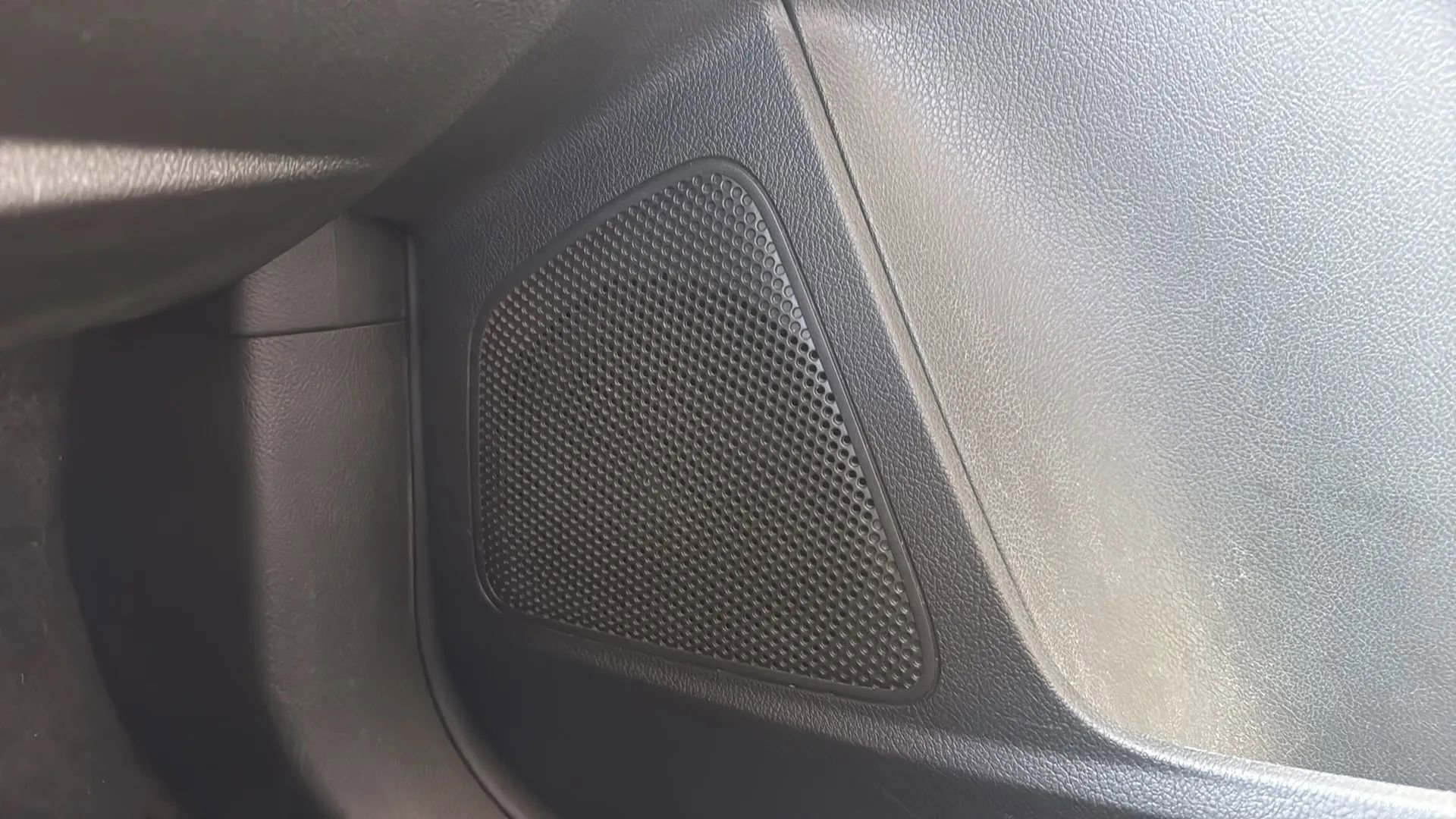 Used 2012 Ford Focus Titanium image 26