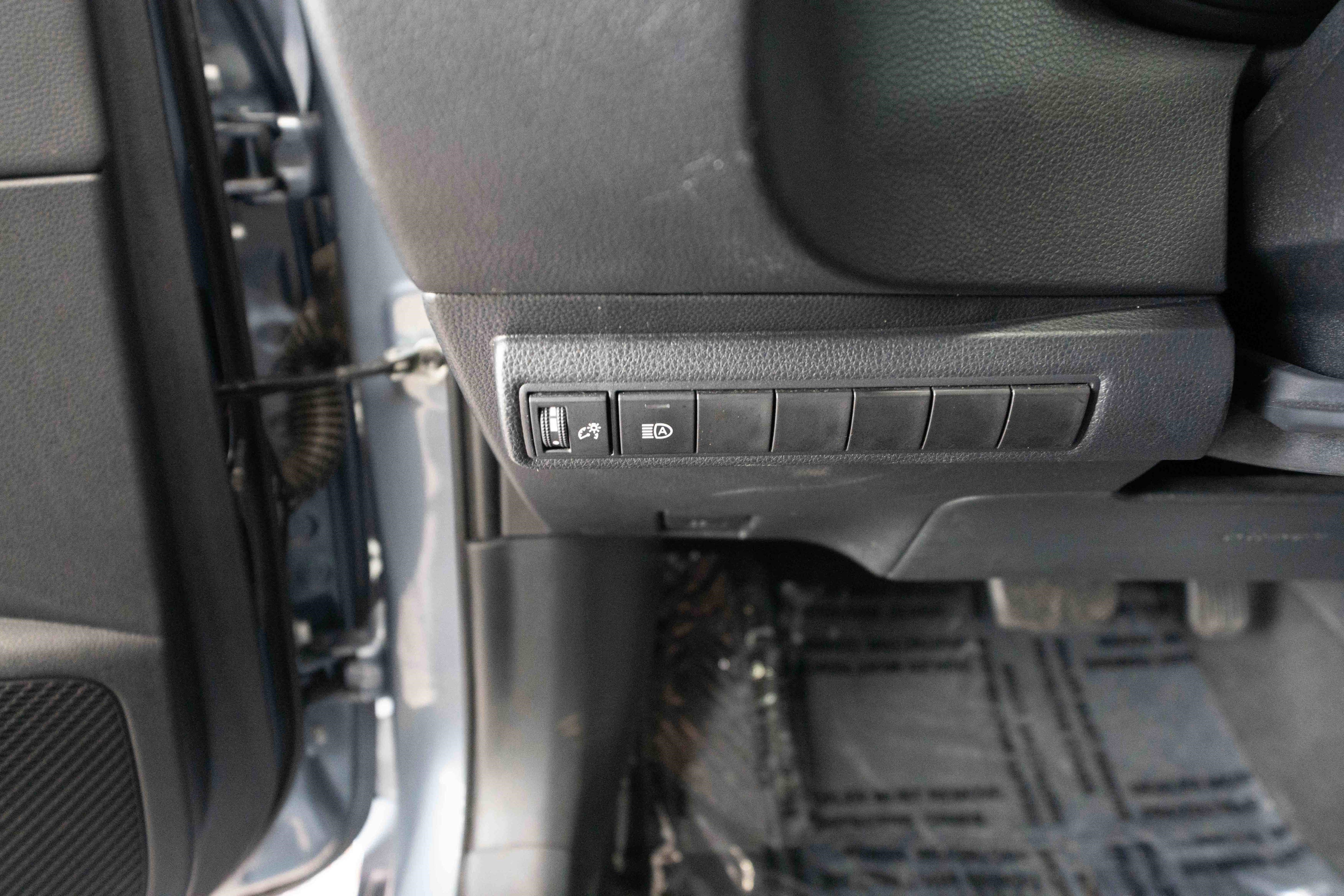 Used 2023 Toyota Corolla SE image 11