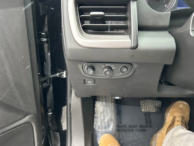 Used 2023 GMC Terrain AT4 image 28