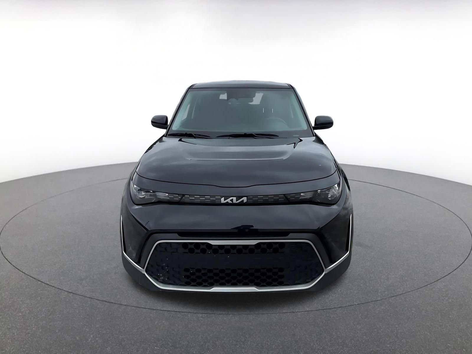 Used 2025 Kia Soul LX w/ LX Technology Package image 4