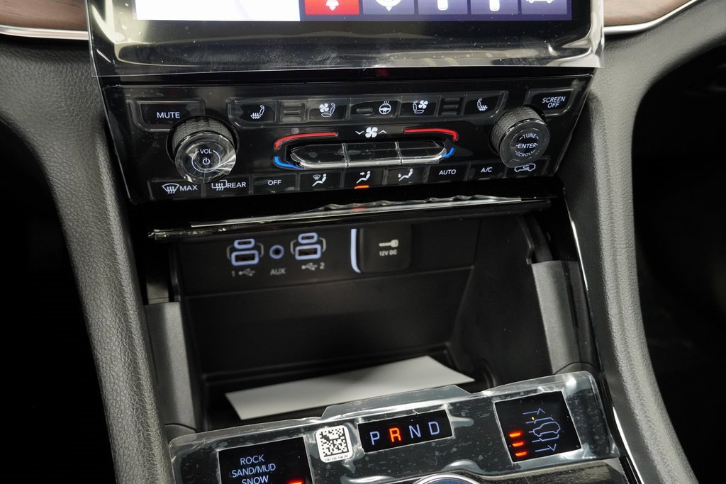 New 2025 Jeep Grand Cherokee Summit w/ Obsidian Package image 24