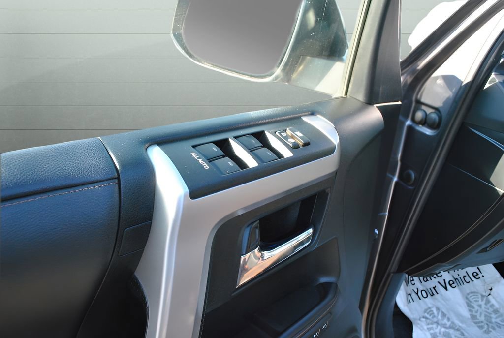 Used 2021 Toyota 4Runner Limited image 30