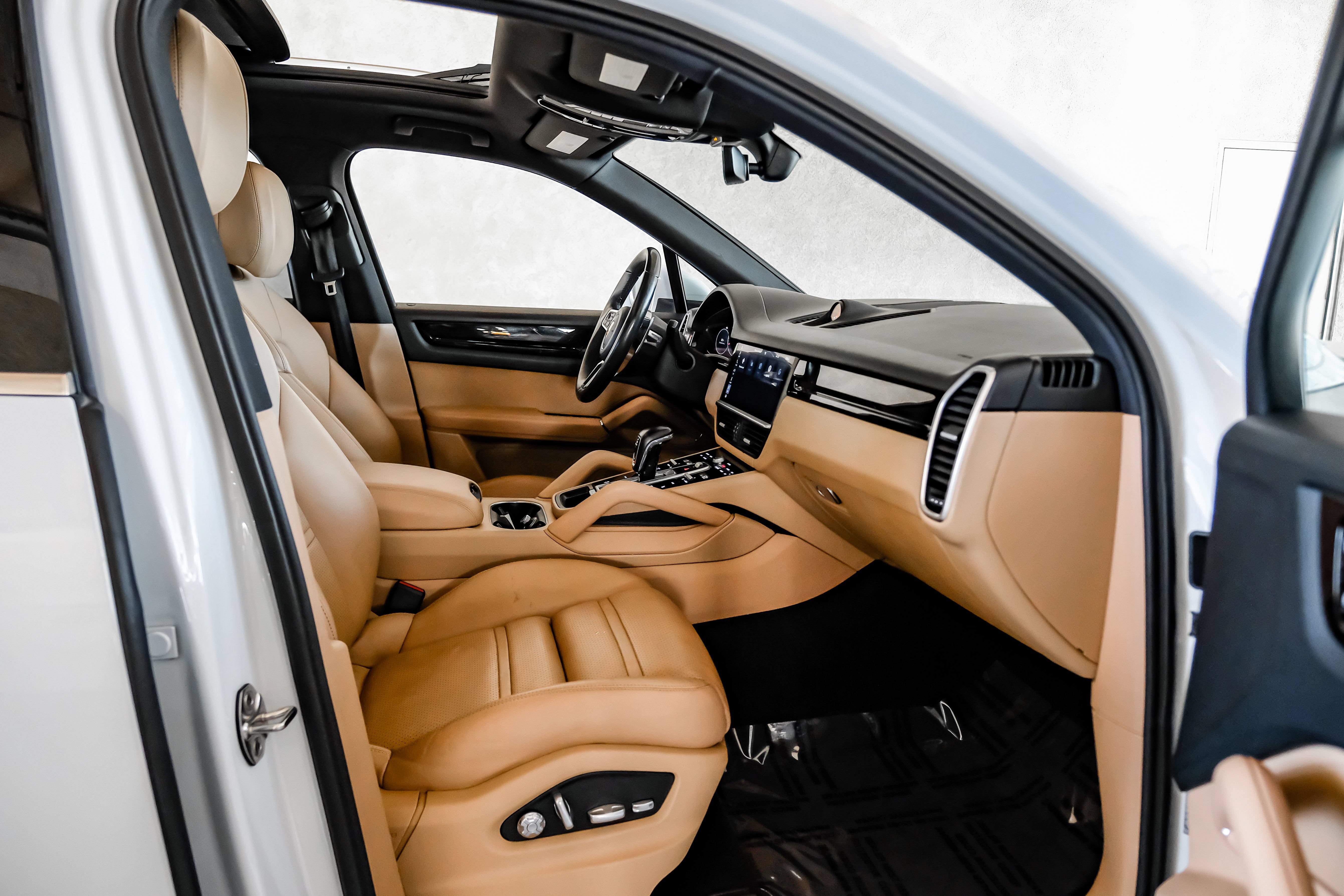 Used 2019 Porsche Cayenne AWD/4WD image 36