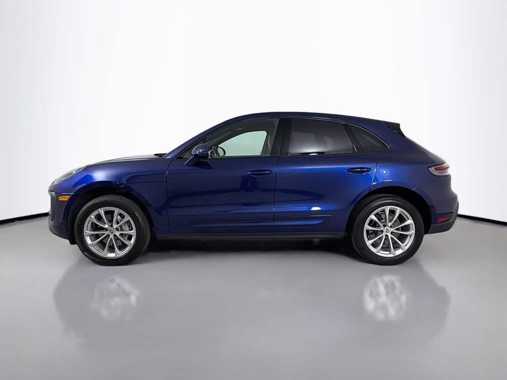 Used 2024 Porsche Macan AWD/4WD image 8