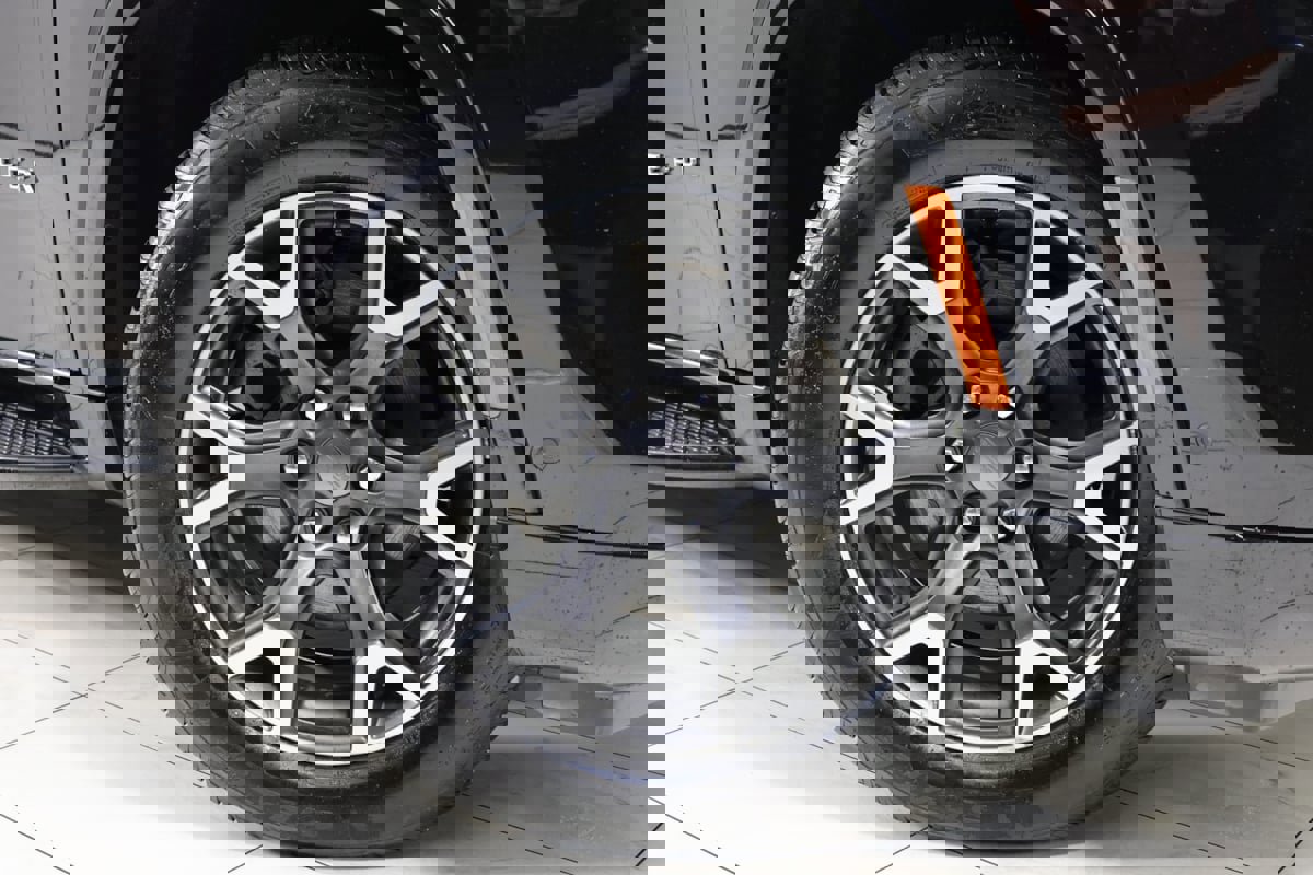 Used 2024 Jeep Wagoneer L Series III w/ Flexible Seating Group image 15