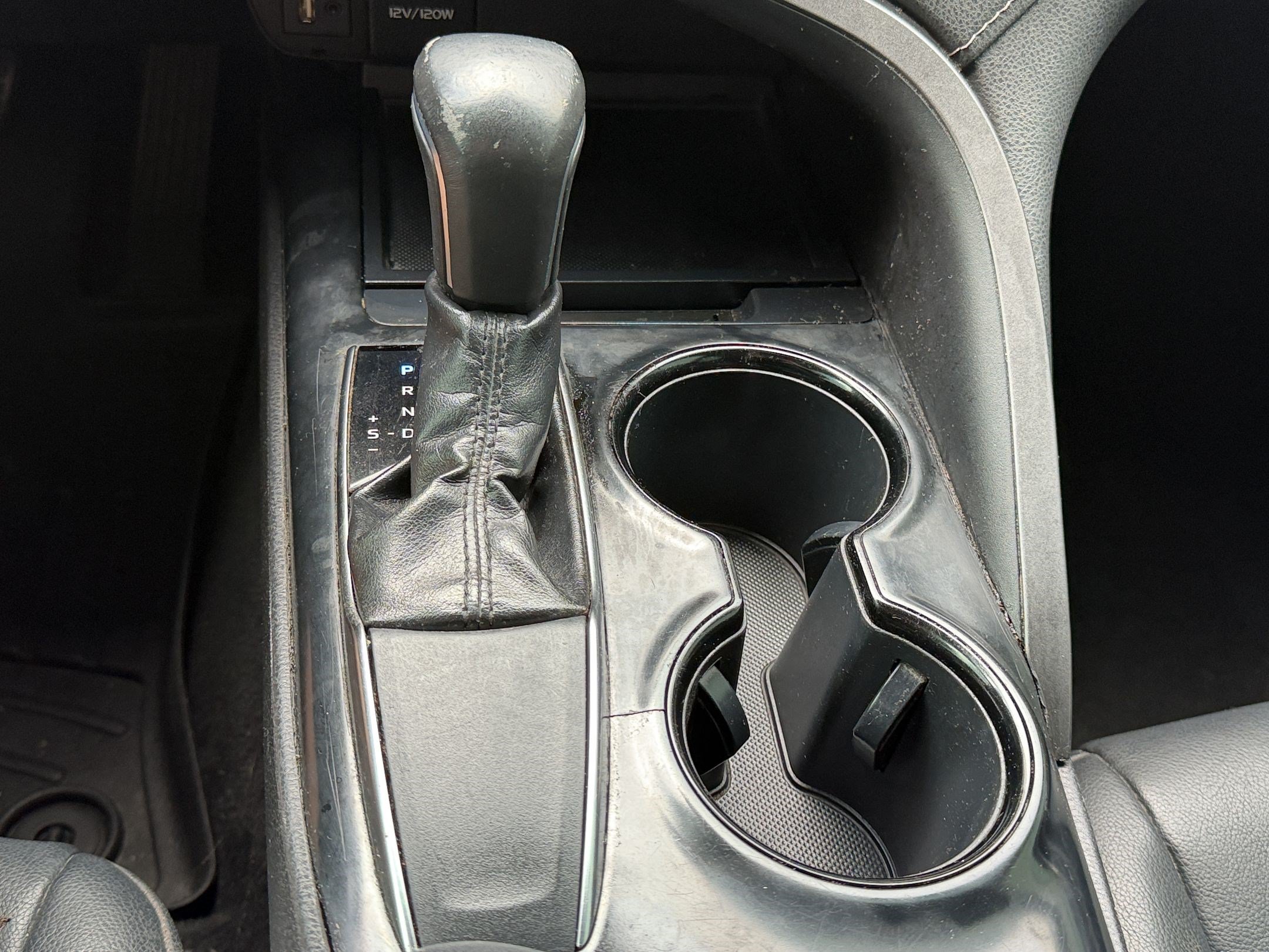 Used 2019 Toyota Camry SE FWD image 19