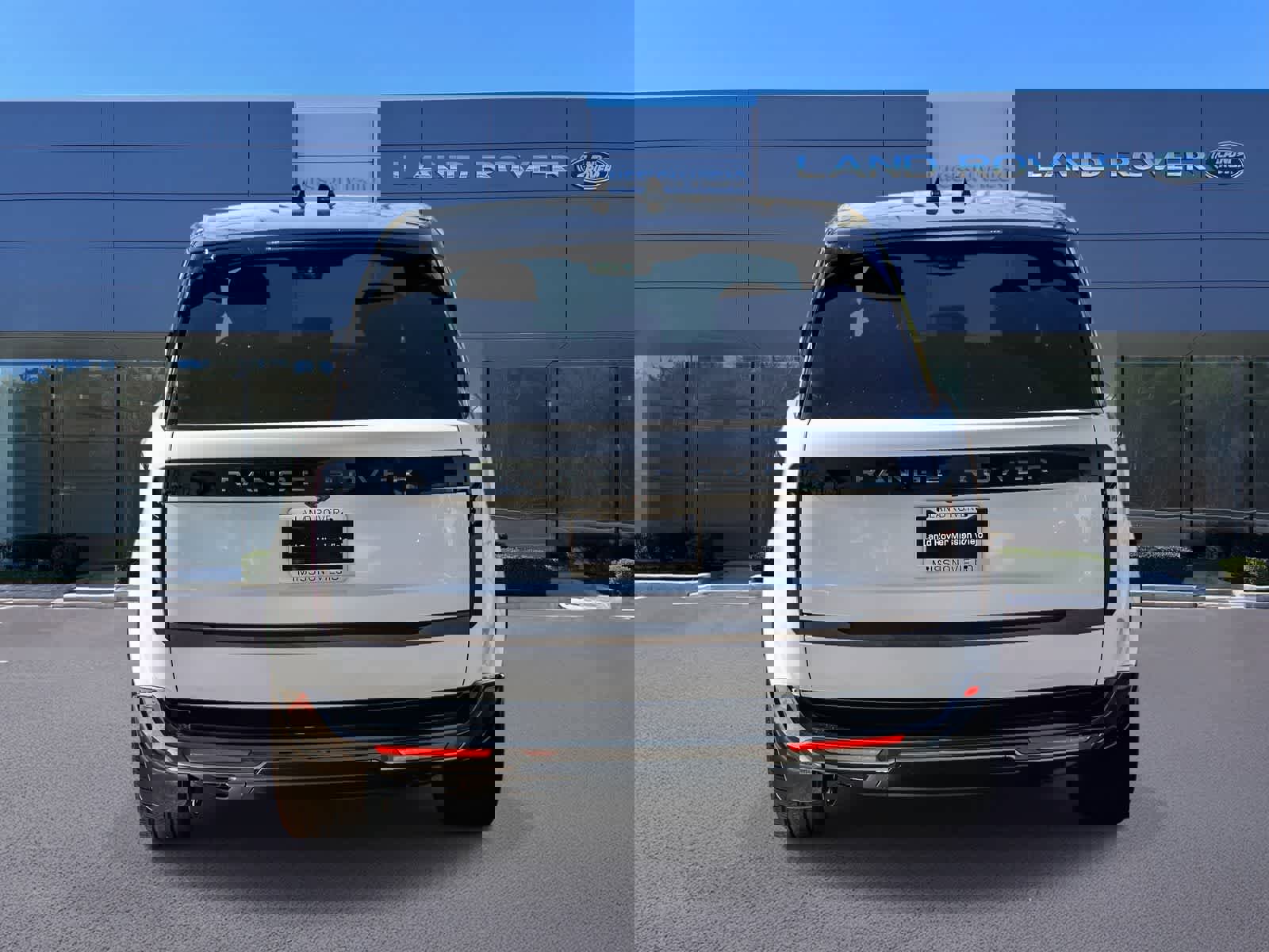 New 2026 Land Rover Range Rover Long Wheelbase SE image 5
