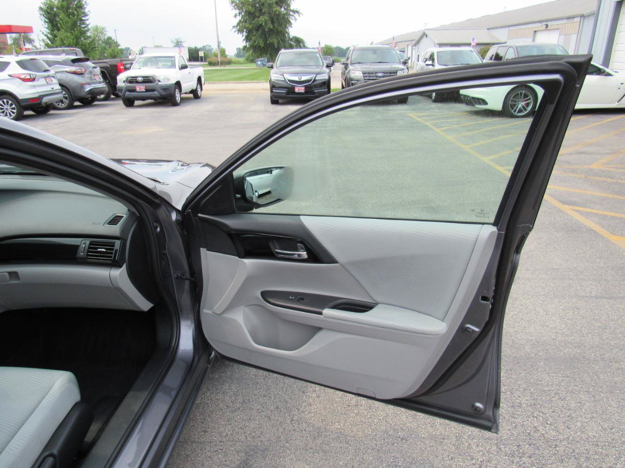 Used 2017 Honda Accord LX image 27