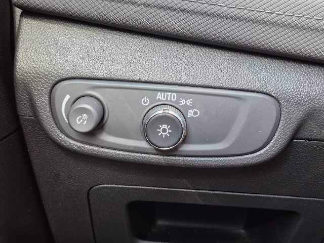 Used 2025 Chevrolet TrailBlazer LT FWD image 13