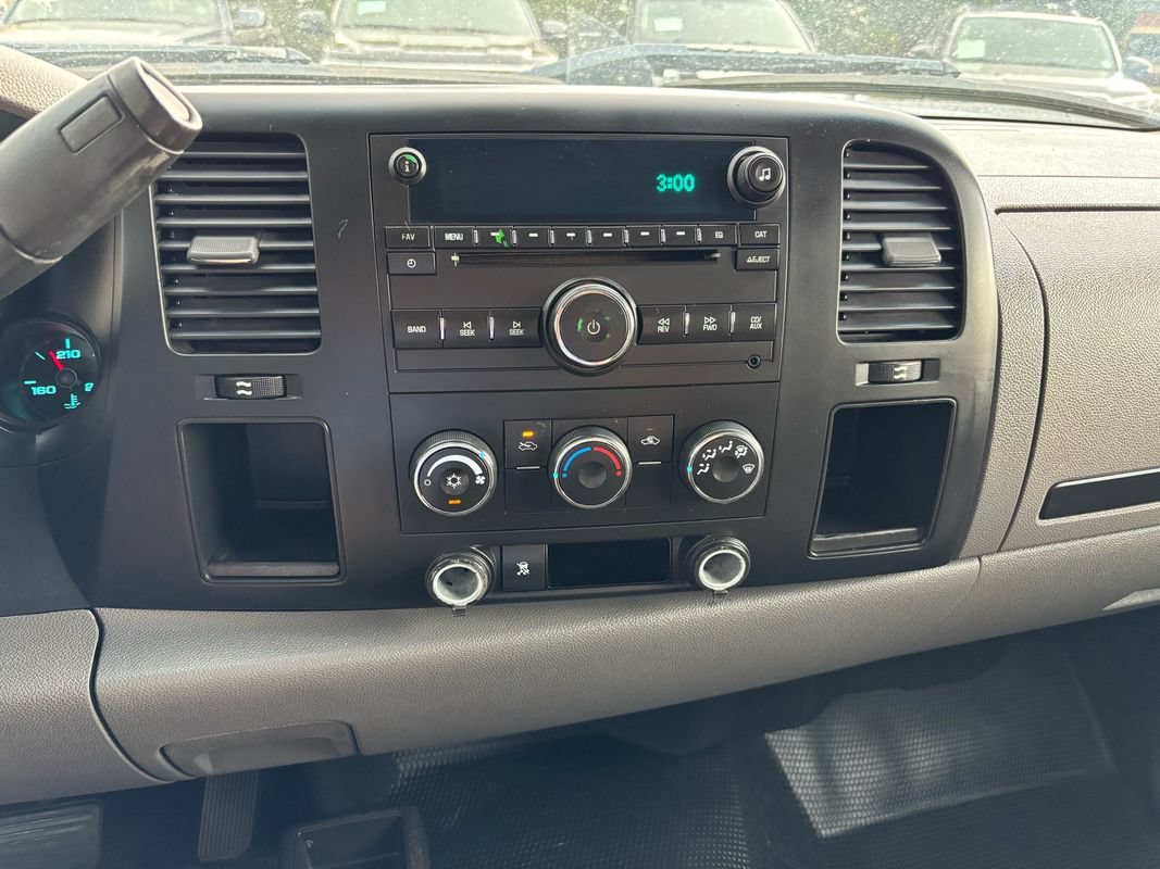Used 2009 Chevrolet Silverado 1500 W/T AWD/4WD image 22