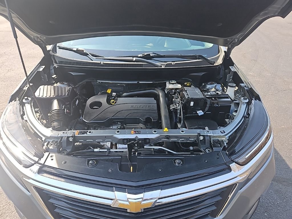 Used 2023 Chevrolet Equinox LT image 2