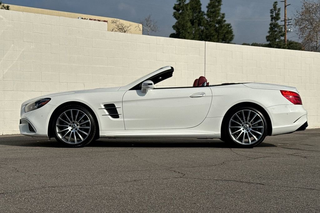 Used 2020 Mercedes-Benz SL 550 image 8