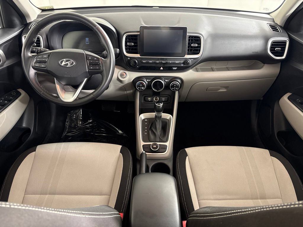 Used 2025 Hyundai Venue SEL FWD image 13