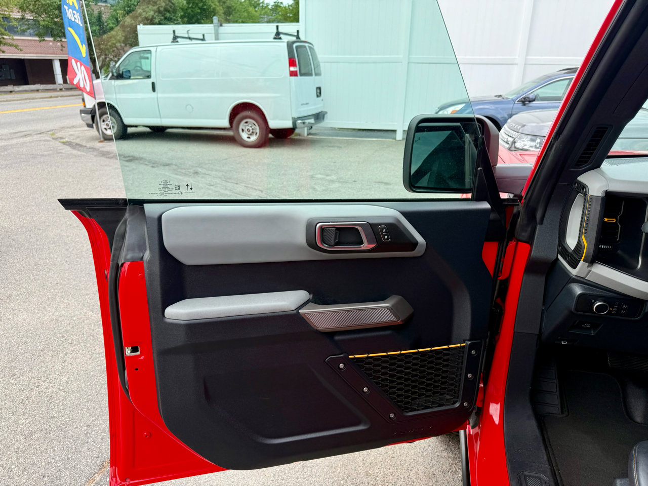 Used 2022 Ford Bronco Badlands image 14