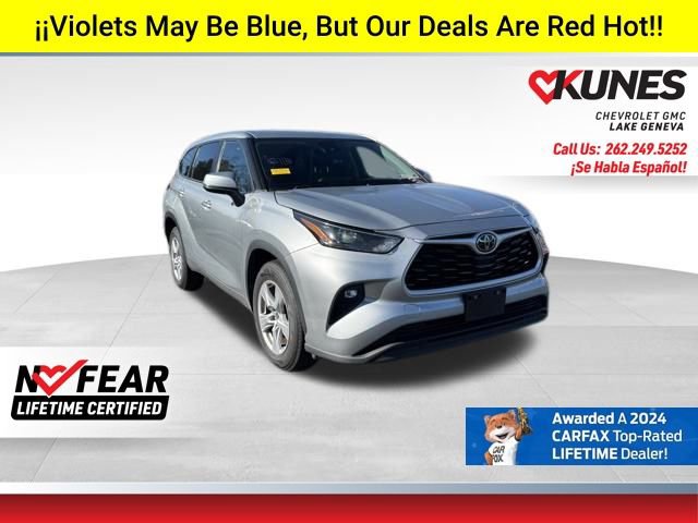 Used 2023 Toyota Highlander LE image 1