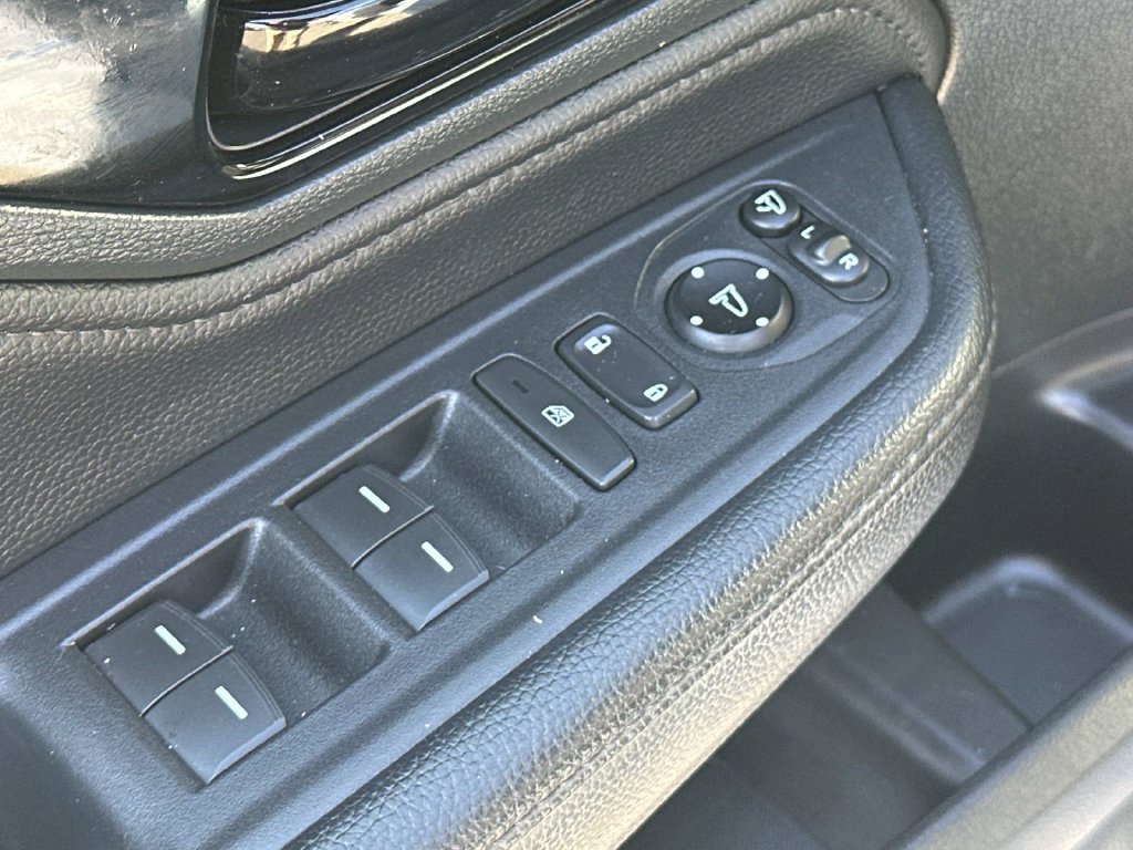 Used 2023 Honda Odyssey Elite image 17