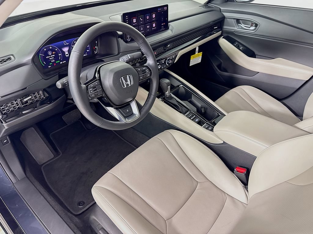 Used 2025 Honda Accord Touring image 11