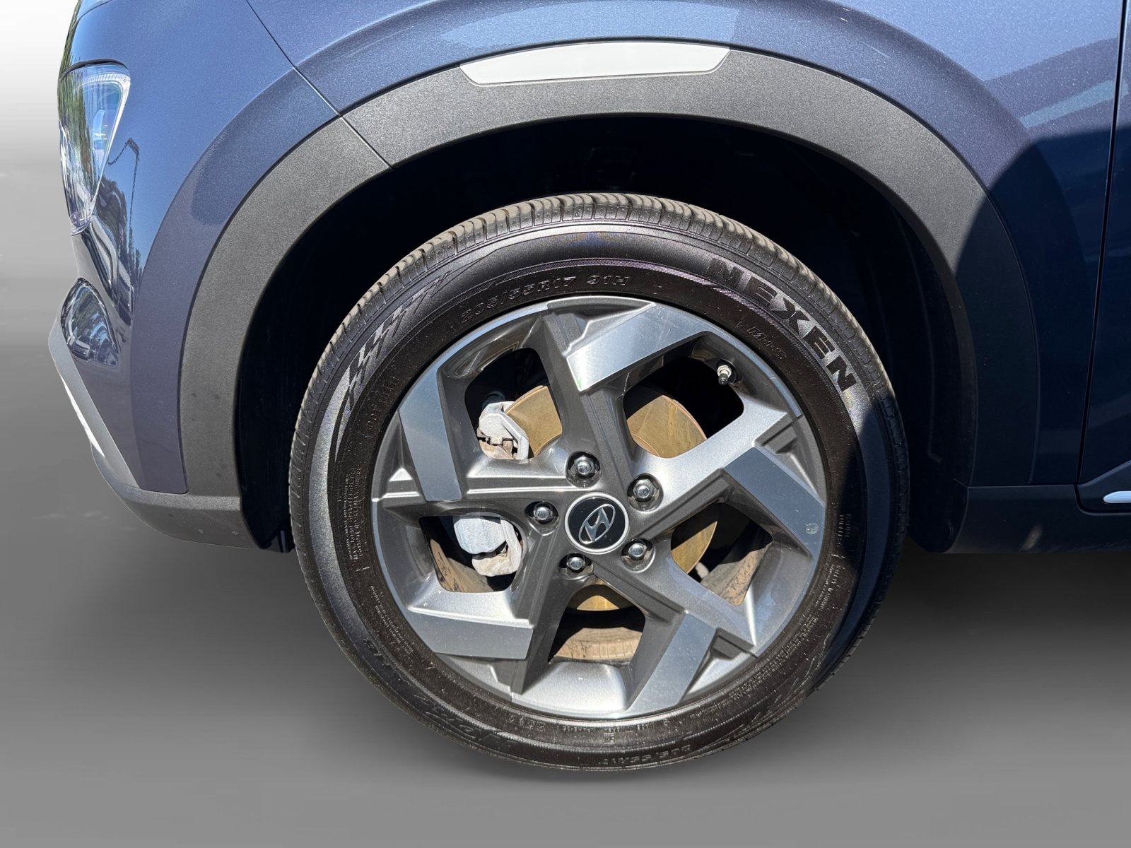 Certified 2025 Hyundai Venue Limited FWD image 9