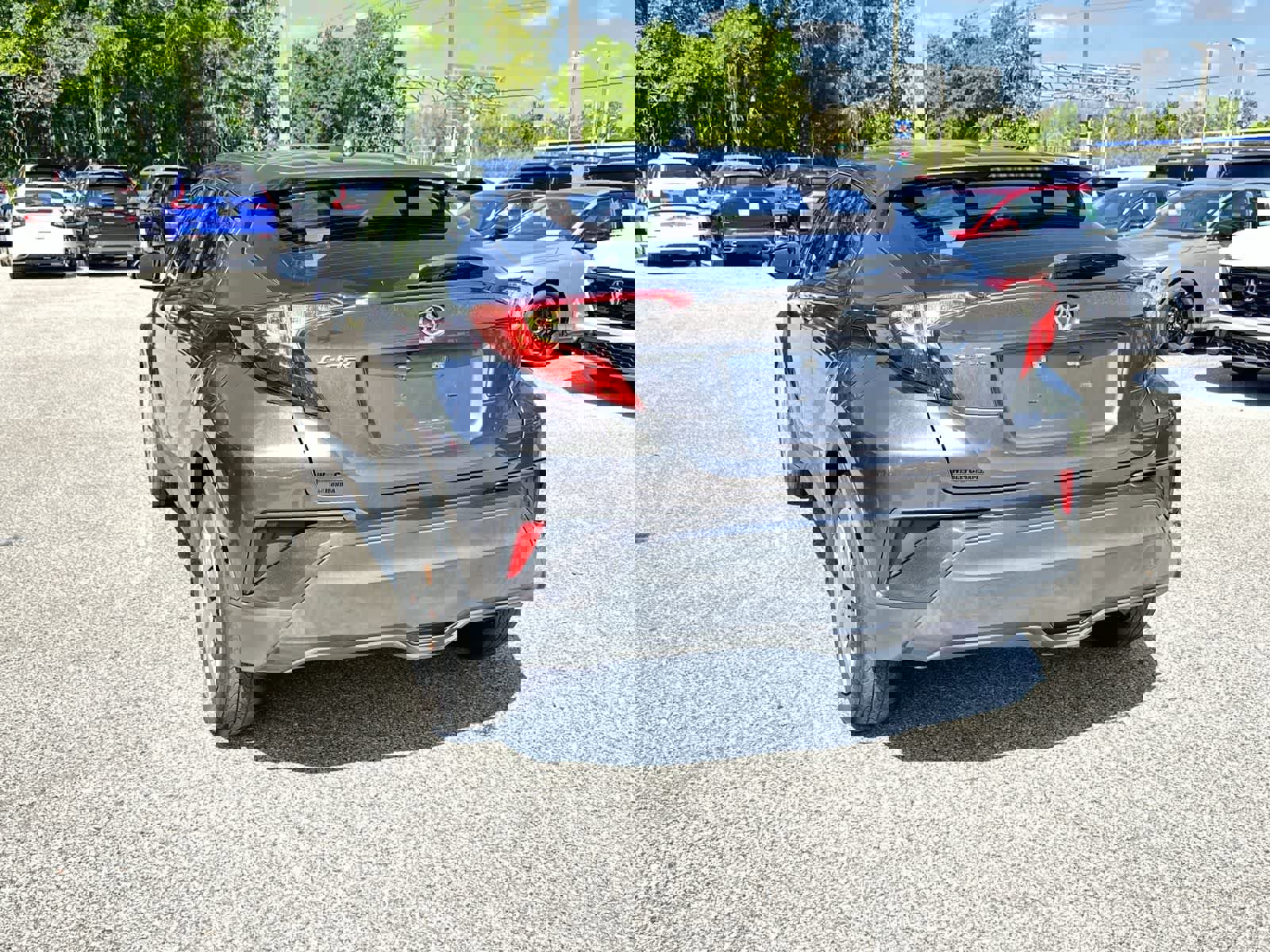 Used 2019 Toyota C-HR LE image 4