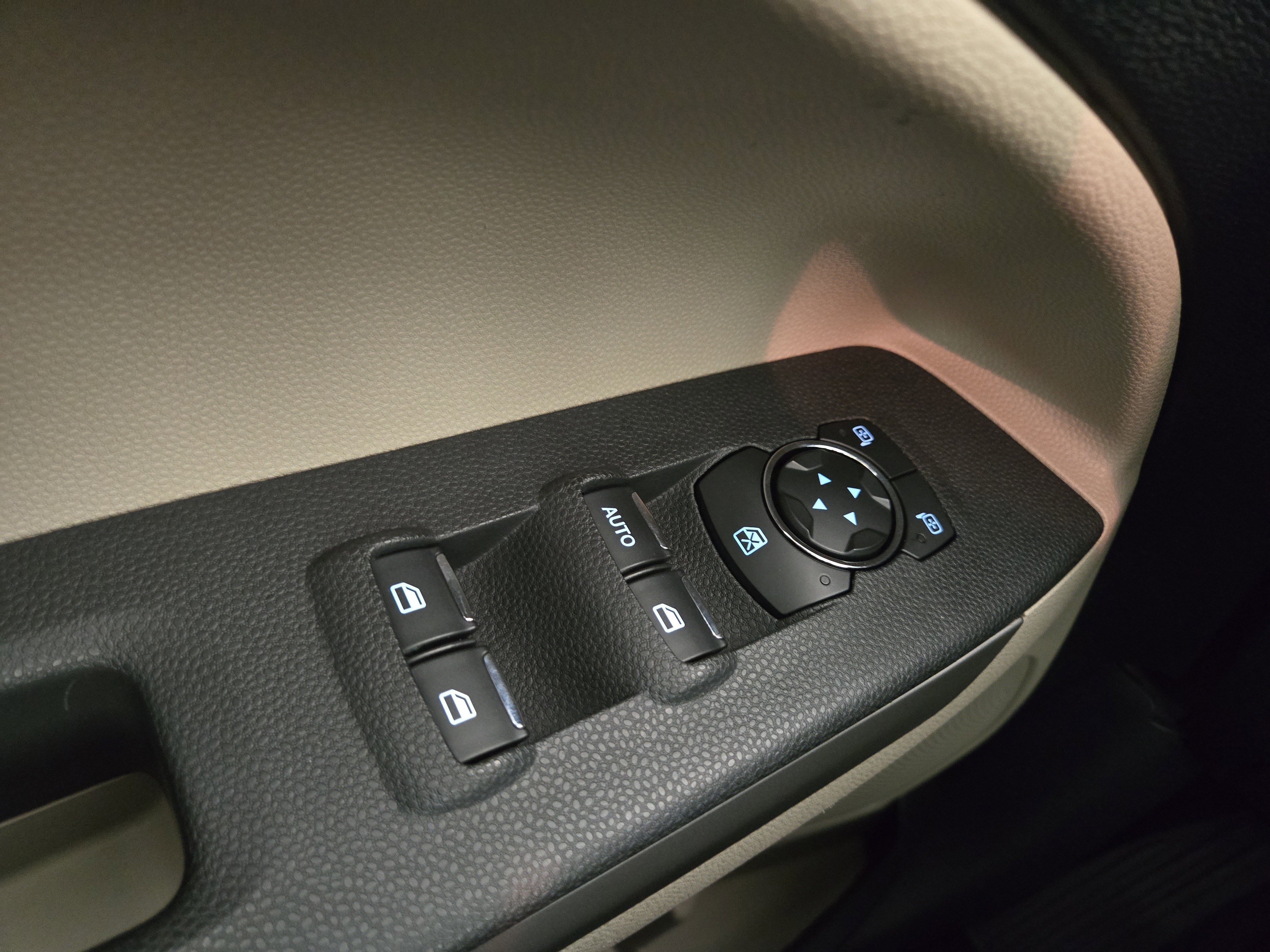 Used 2018 Ford EcoSport S image 24