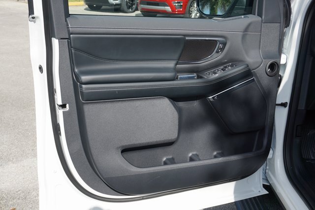 New 2025 Ford Expedition Max Platinum w/ Stealth Performance Package image 27