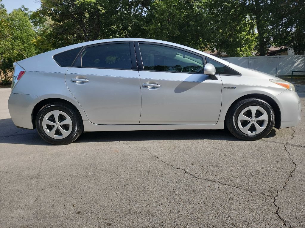 Used 2014 Toyota Prius Two FWD image 10