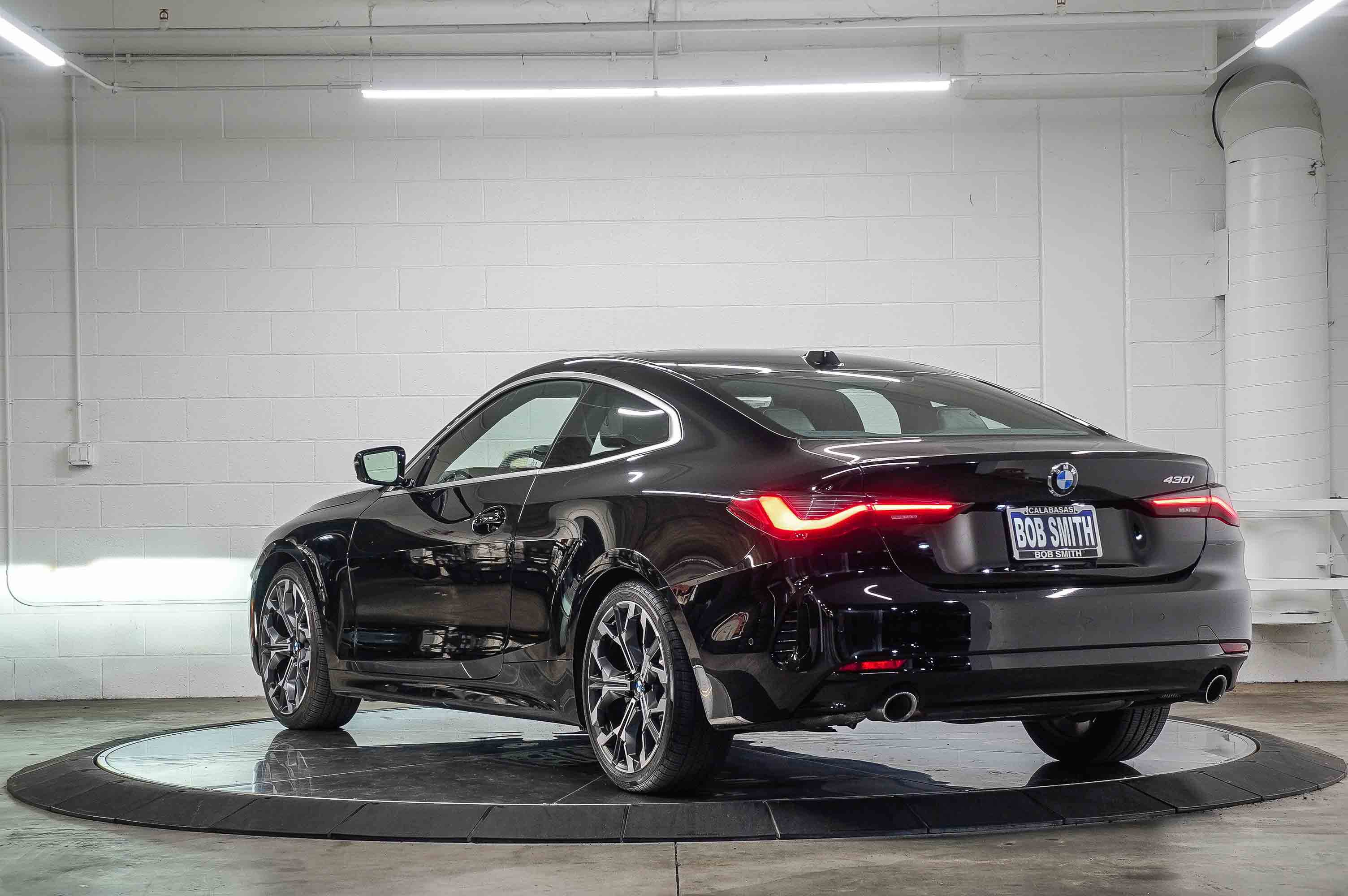 Used 2025 BMW 430i Coupe w/ Convenience Package image 4