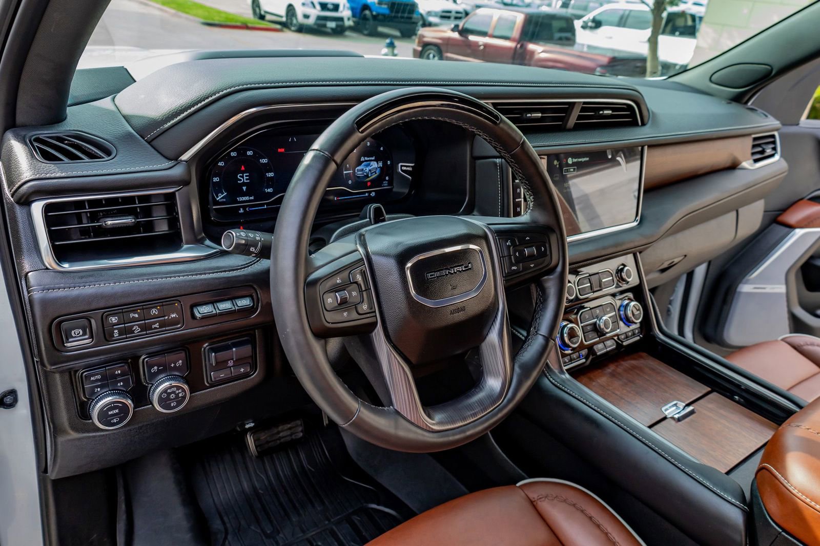 Used 2024 GMC Yukon XL Denali Ultimate image 17