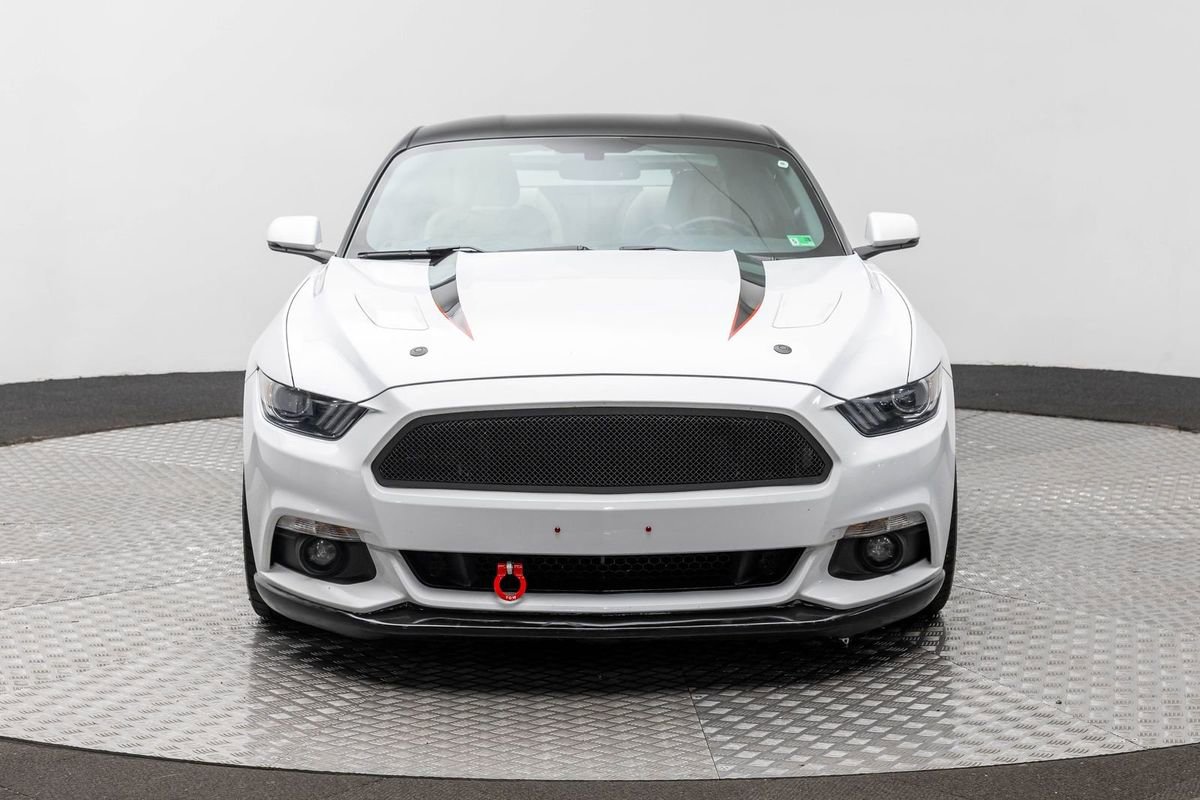 Used 2017 Ford Mustang GT Premium RWD image 3