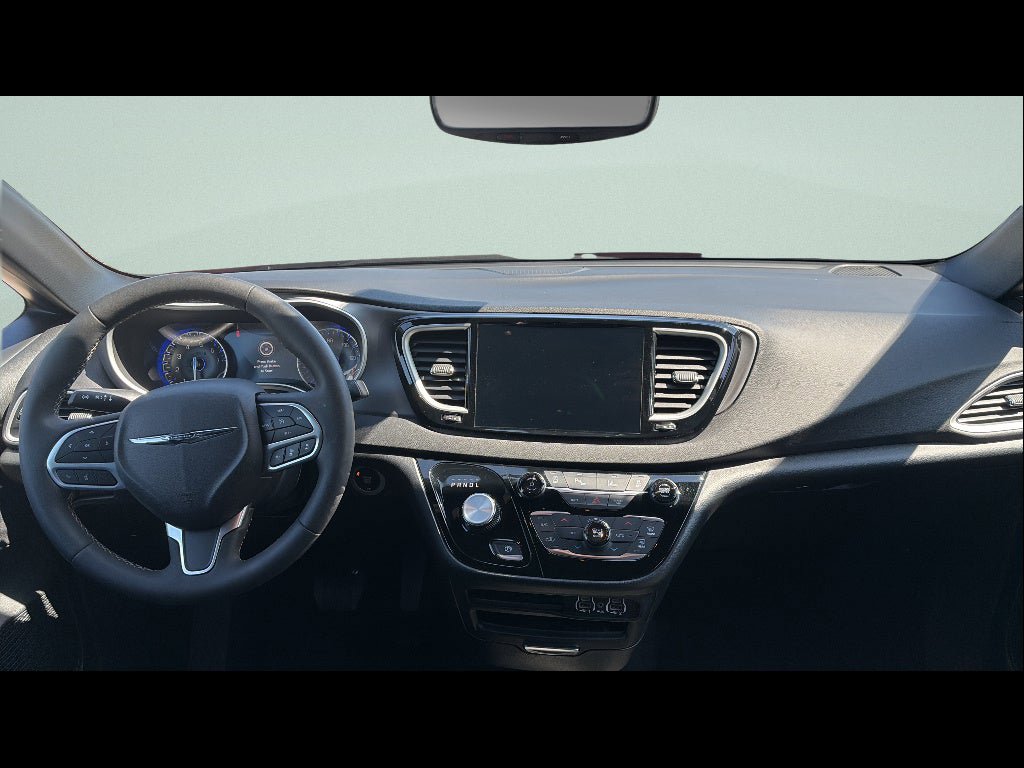 Used 2025 Chrysler Pacifica Select FWD image 21