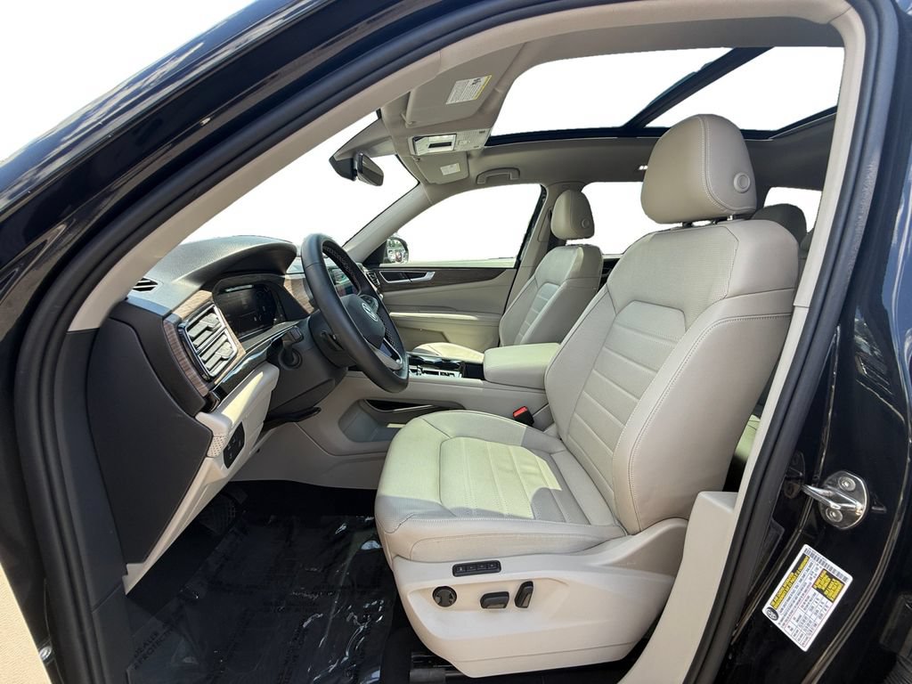 Used 2025 Volkswagen Atlas SEL AWD/4WD image 9