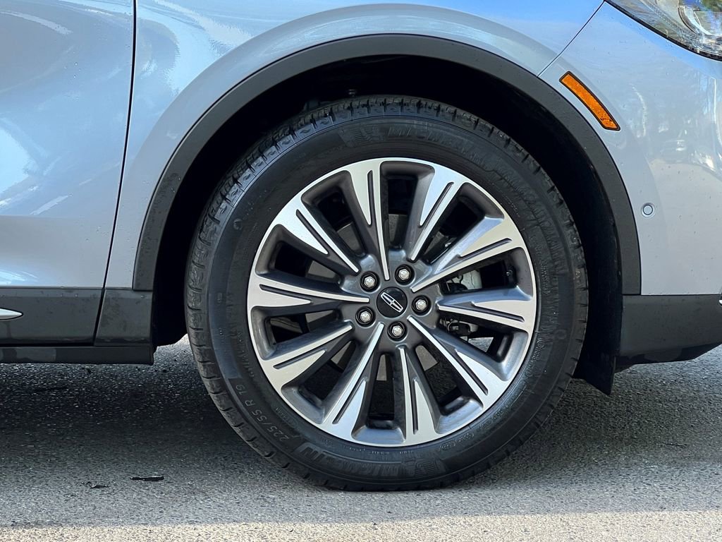 Used 2022 Lincoln Corsair Reserve w/ Equipment Group 201A image 9