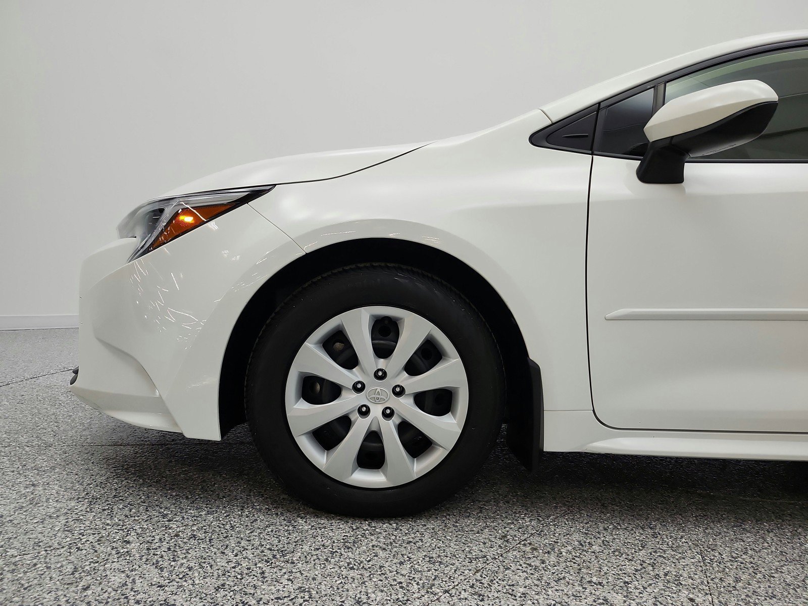 Used 2024 Toyota Corolla LE FWD image 27