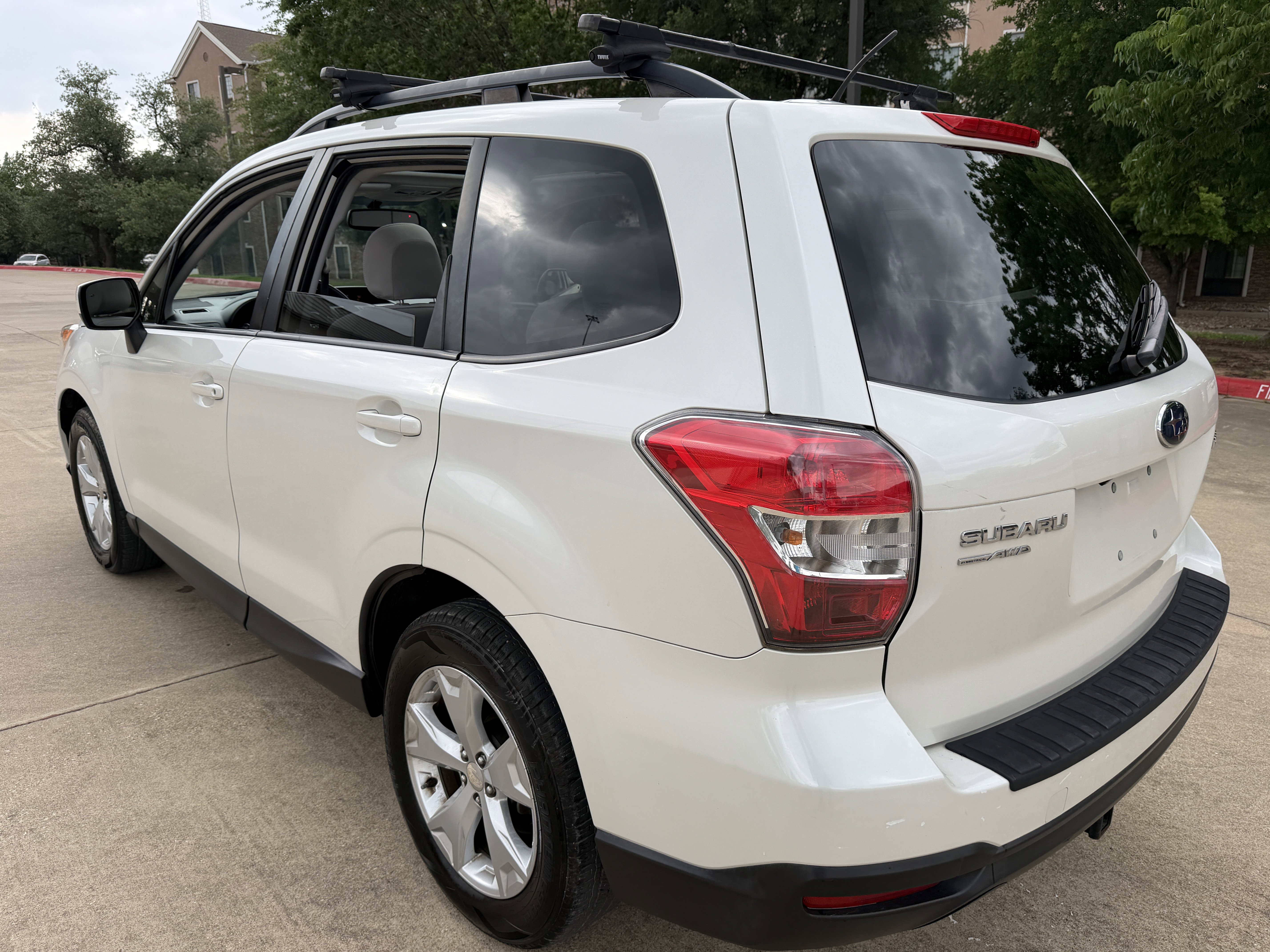 Used 2015 Subaru Forester 2.5i Premium w/ Popular Package #2 AWD/4WD image 5
