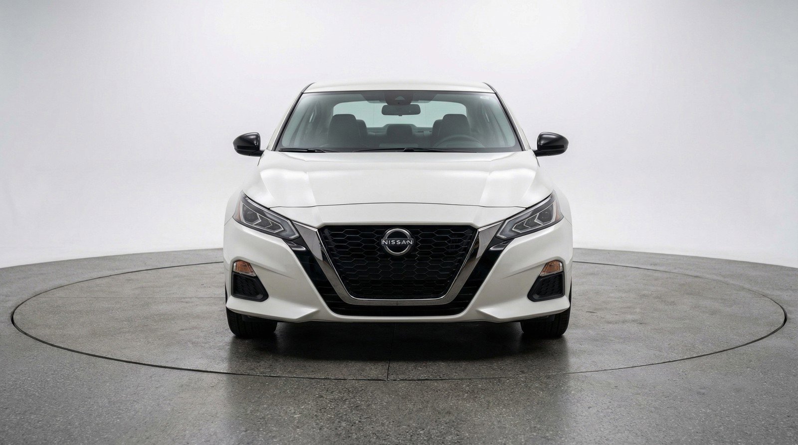 Used 2025 Nissan Altima 2.5 SV image 2
