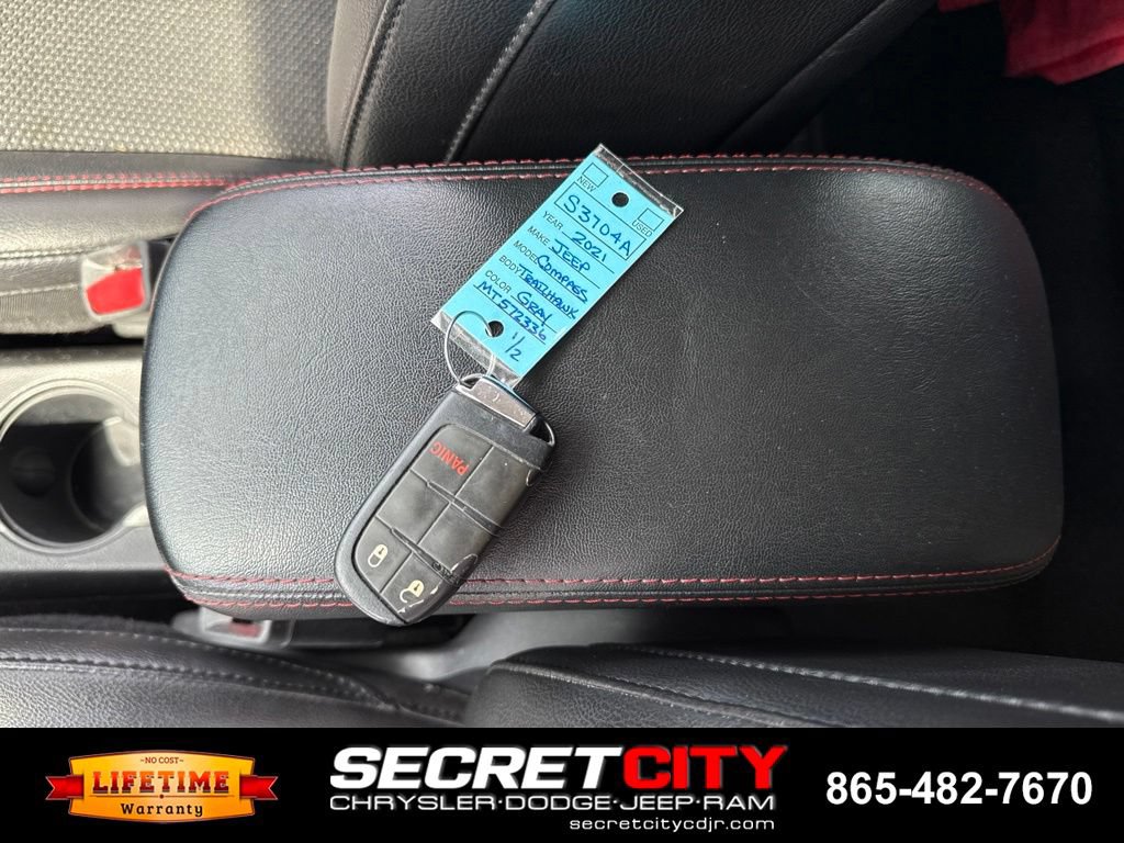 Used 2021 Jeep Compass Trailhawk AWD/4WD image 39