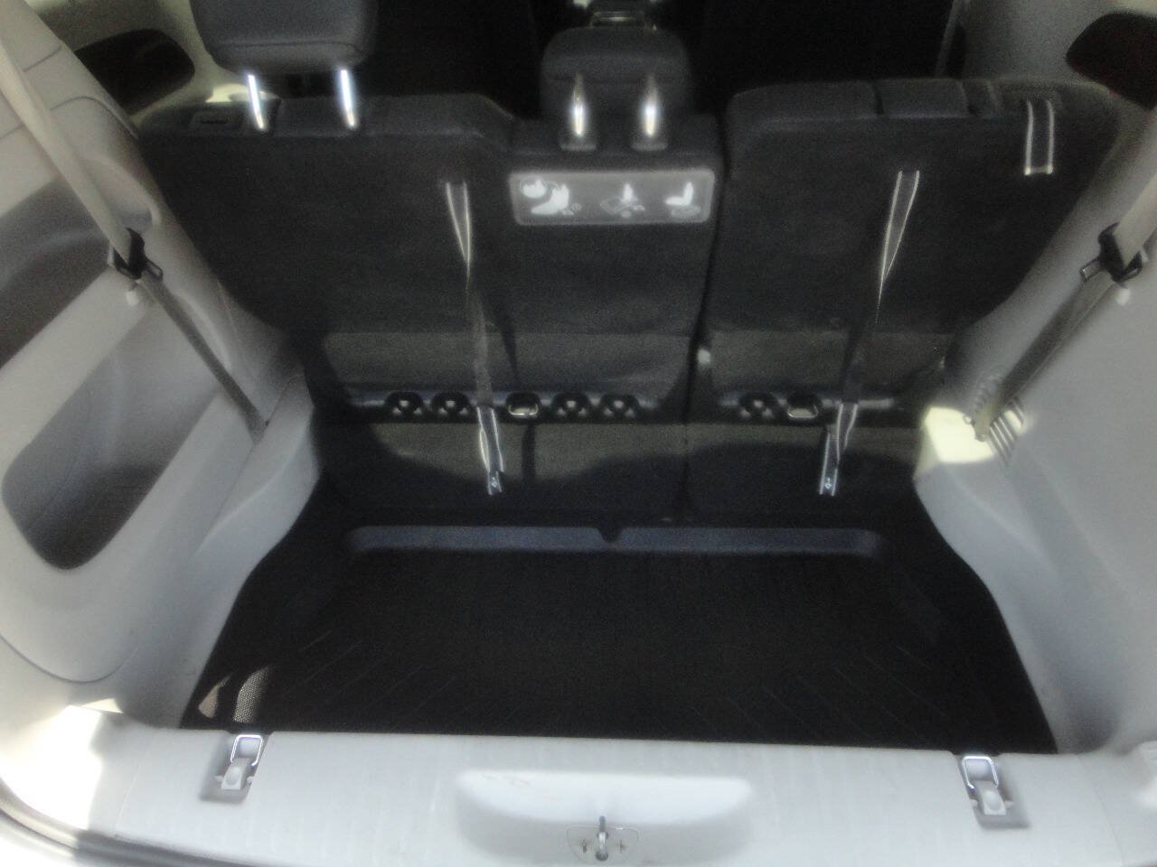 Used 2020 Chrysler Pacifica Touring-L FWD image 11
