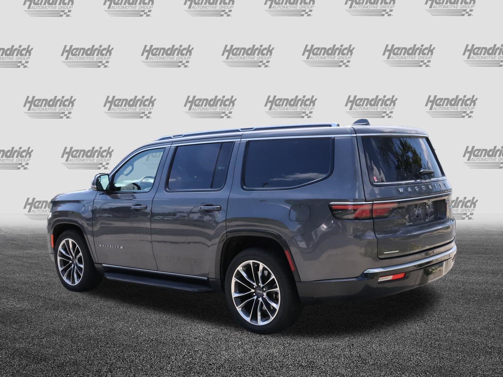 Used 2022 Jeep Wagoneer Series II w/ Premium Group I AWD/4WD image 7