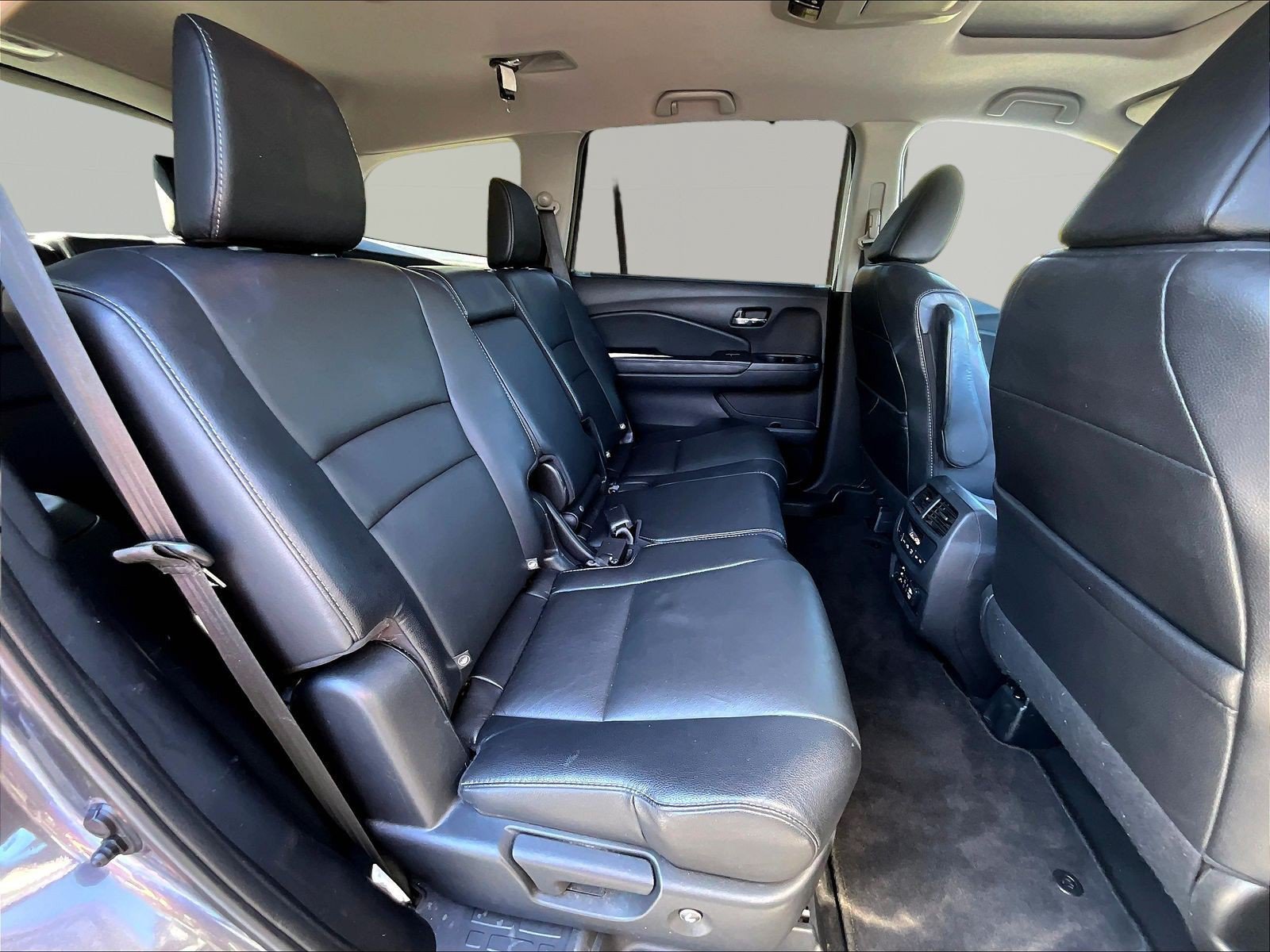 Used 2018 Honda Pilot Touring image 24