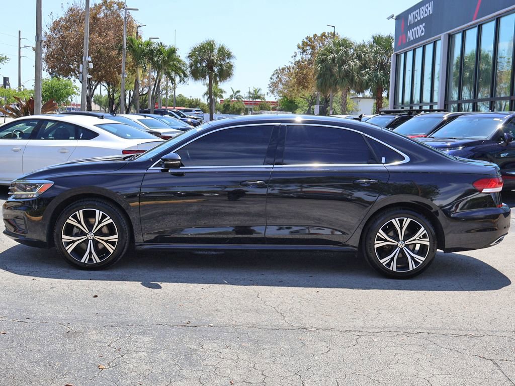 Used 2021 Volkswagen Passat 2.0T SE FWD image 18