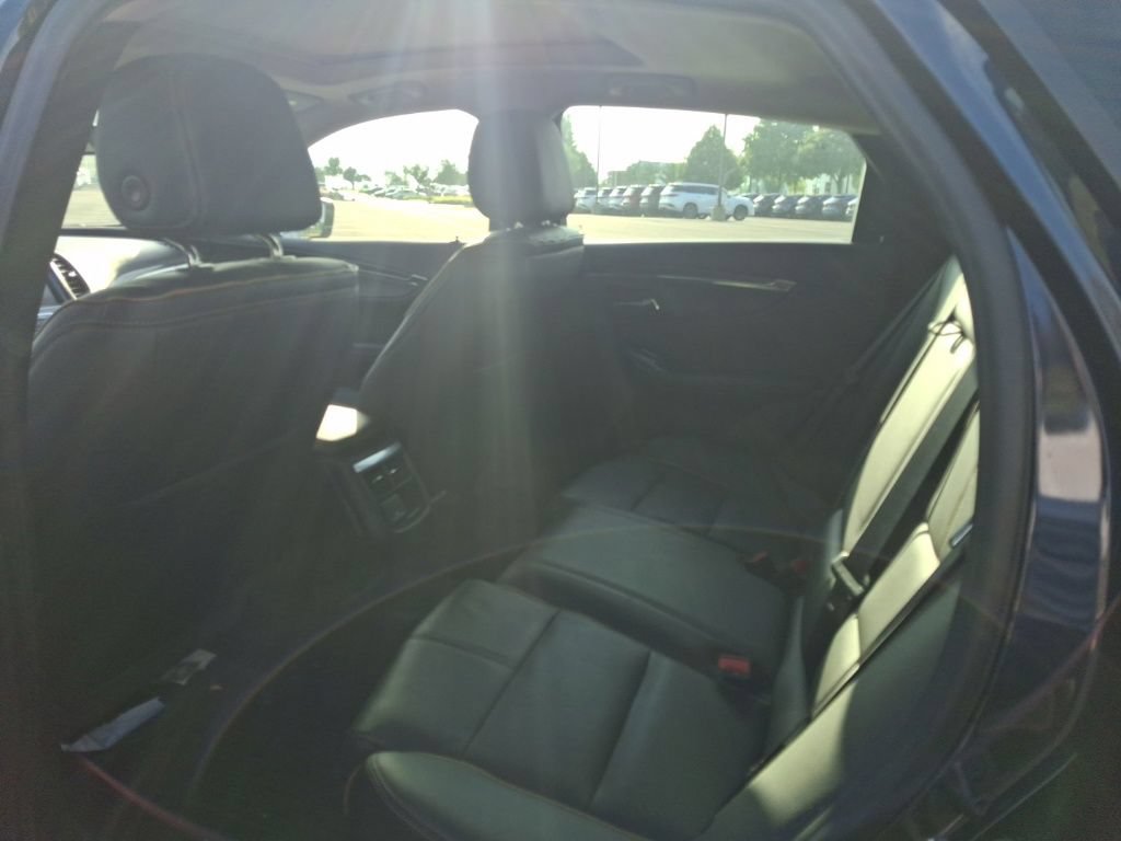 Used 2017 Chevrolet Impala Premier w/ Enhanced Convenience Package FWD image 3