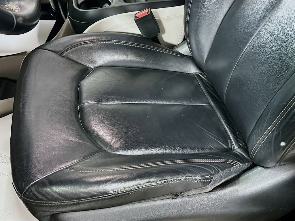 Used 2017 Chrysler Pacifica Touring-L image 20